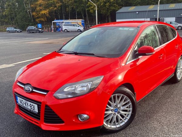 Ford Focus Hatchback, Diesel, 2014, Red