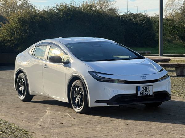 Toyota Prius Hatchback, Petrol Hybrid, 2024, White