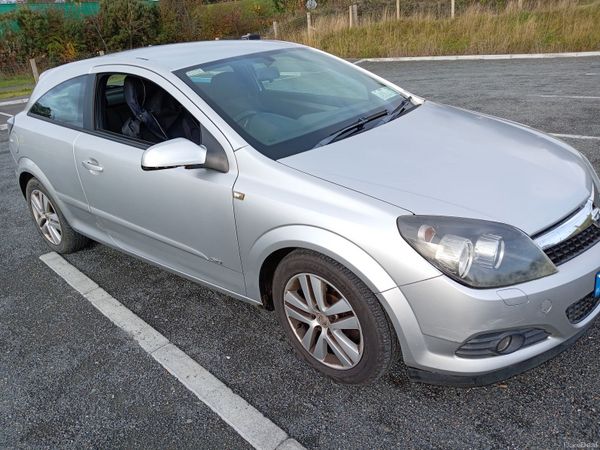 Opel Astra Hatchback, Petrol, 2007, Silver