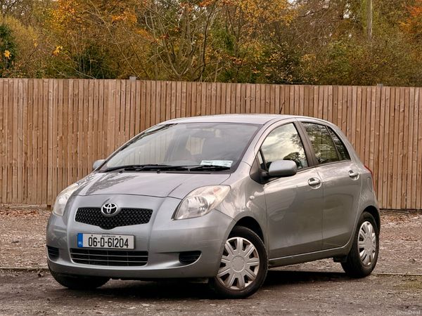 Toyota Yaris Hatchback, Petrol, 2006, Silver