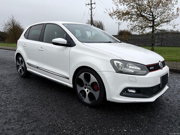 Volkswagen Polo Hatchback, Petrol, 2013, White