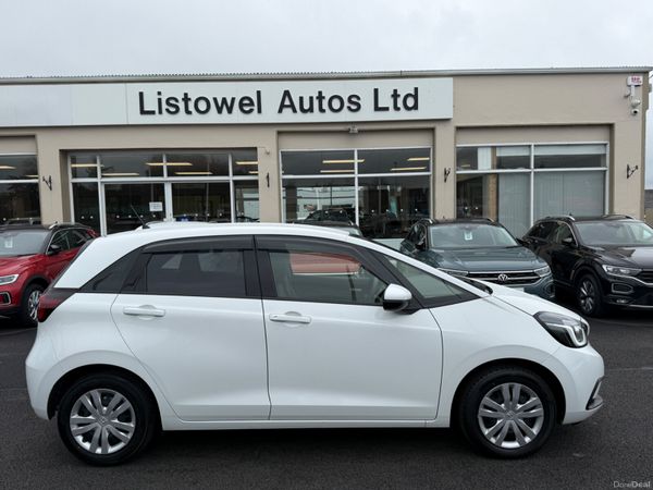Honda Fit Hatchback, Petrol Hybrid, 2022, White