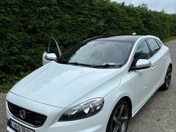 Volvo V40 Hatchback, Diesel, 2014, White