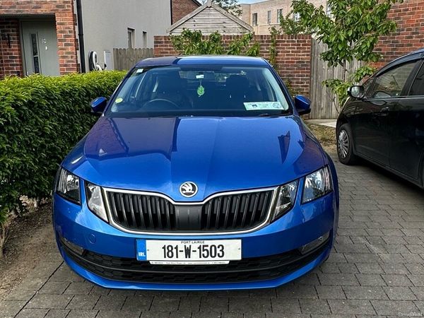 Skoda Octavia Saloon, Petrol, 2018, Blue