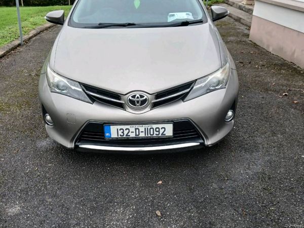 Toyota Auris Estate/Jeep, Diesel, 2013, Bronze