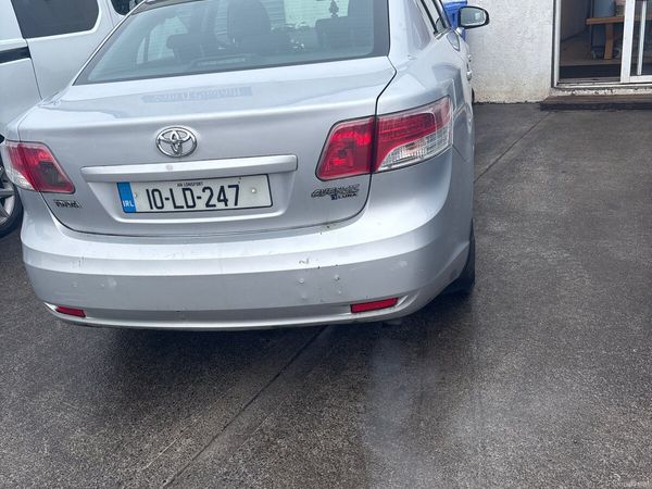Toyota Avensis Saloon, Diesel, 2010, Silver