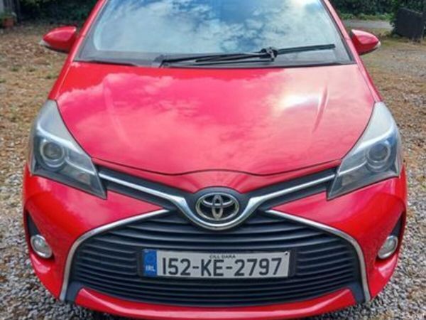 Toyota Yaris Hatchback, Petrol, 2015, Red