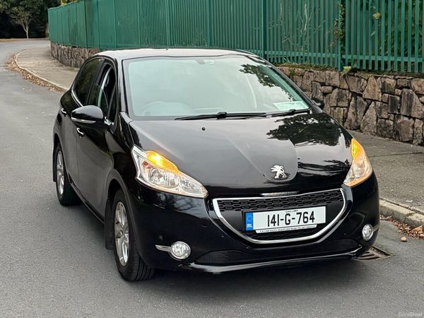 Peugeot 208 Hatchback, Petrol, 2014, Black