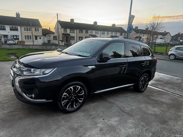 Mitsubishi Outlander SUV, Petrol Plug-in Hybrid, 2017, Black