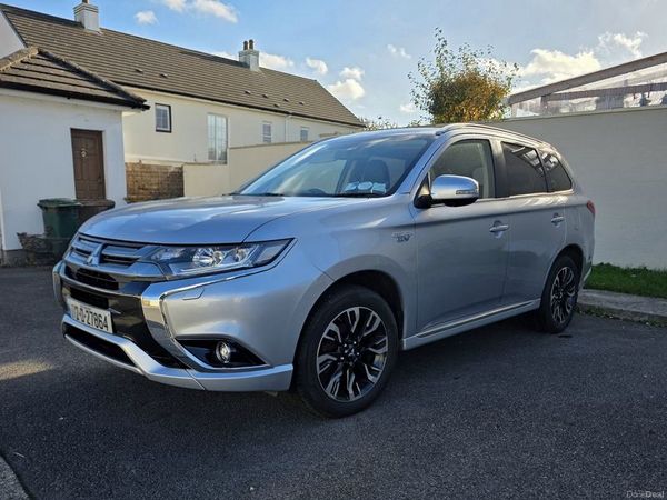 Mitsubishi Outlander SUV, Petrol Plug-in Hybrid, 2017, Silver