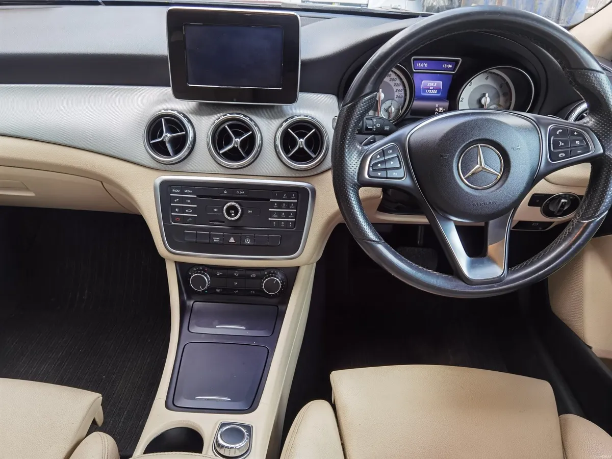 161 MERCEDES GLA 200 D  AUTO NCT01/28 - Image 4