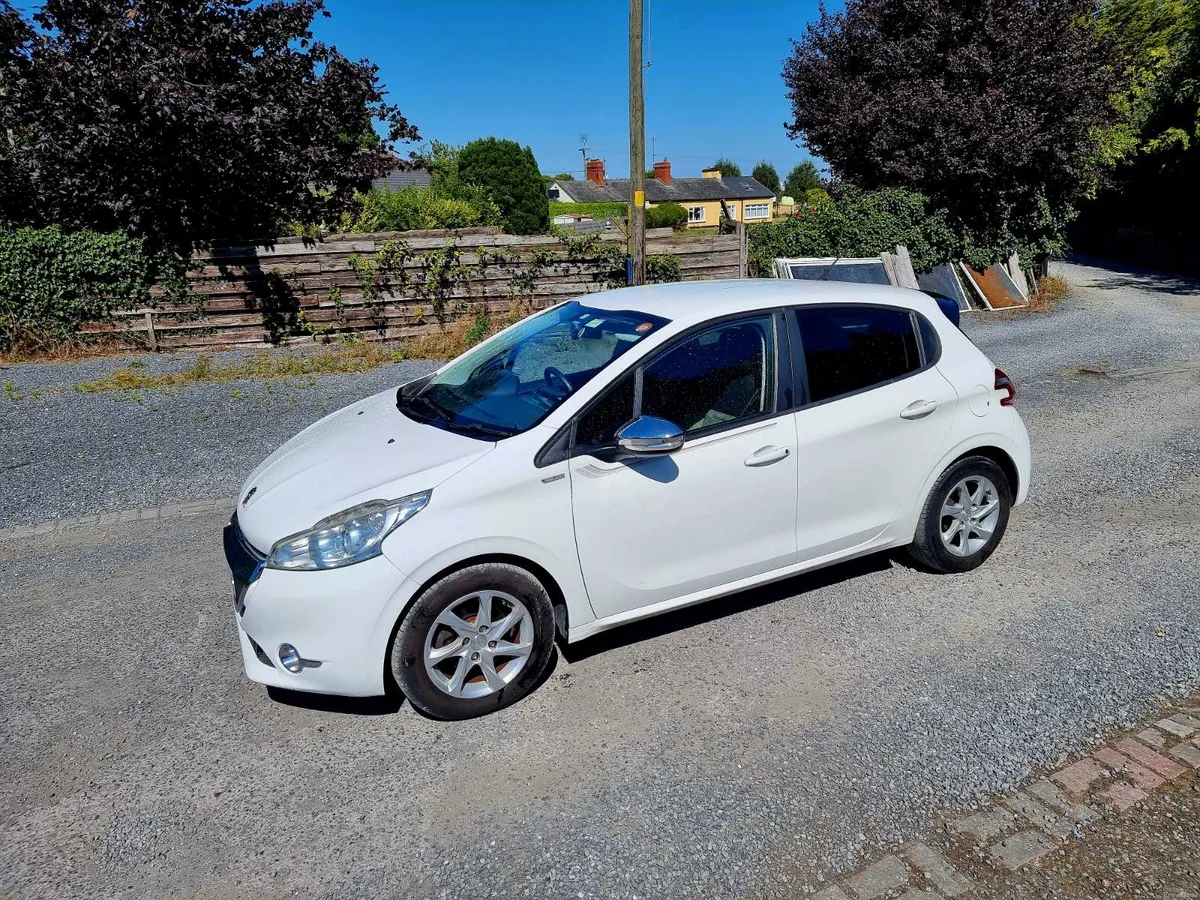 14 Peugeot 208, 1.2 AUTOMATIC - Image 4