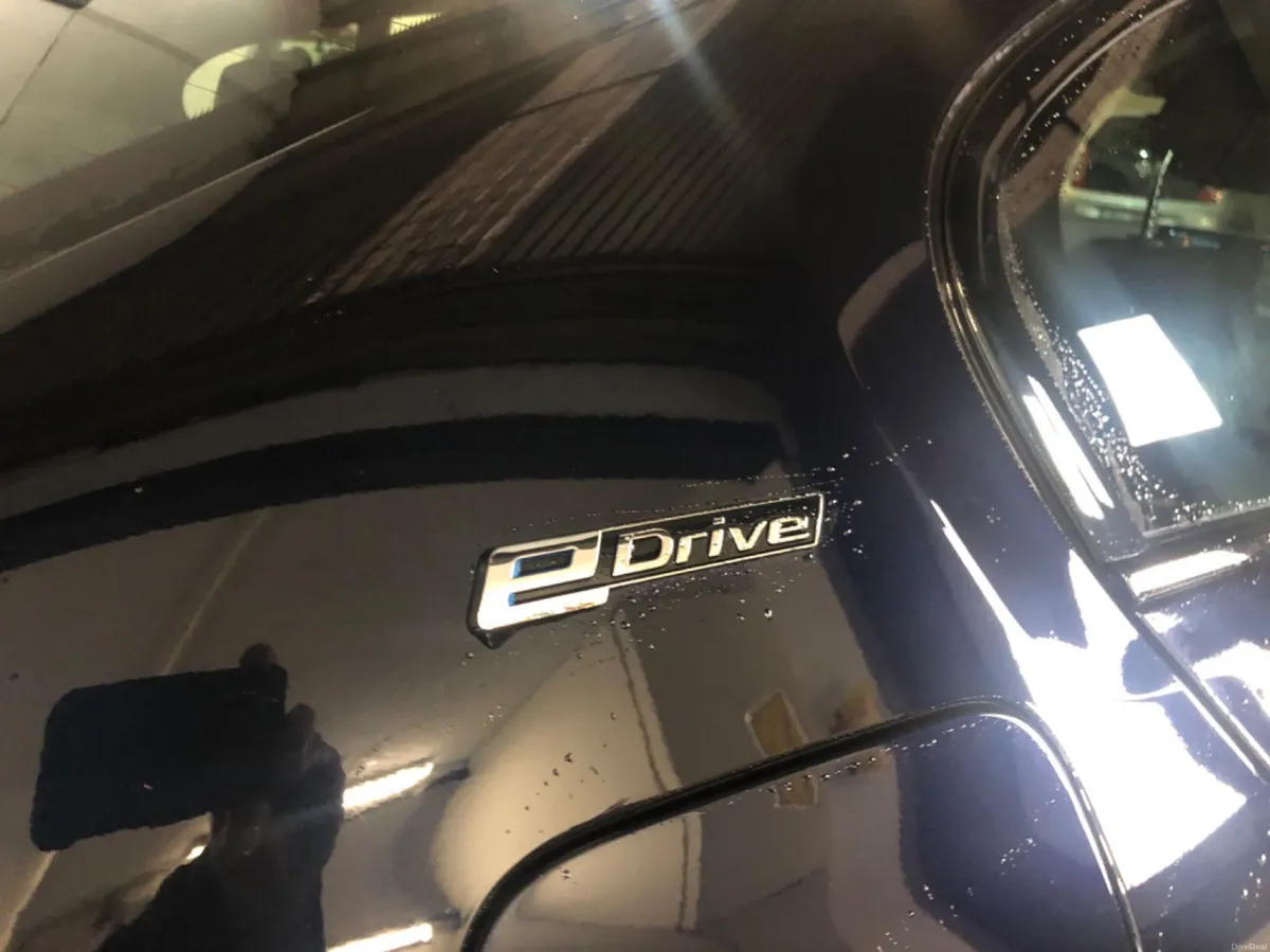 2018 BMW 530e M SPORT - Image 3