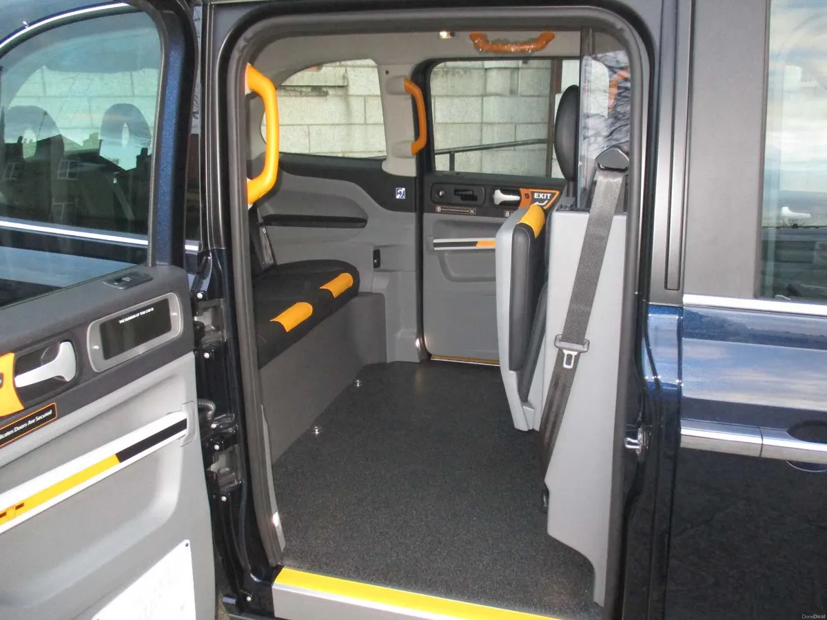 2025 LEVC TX / WHEELCHAIR ACCESSIBLE TAXI - Image 4