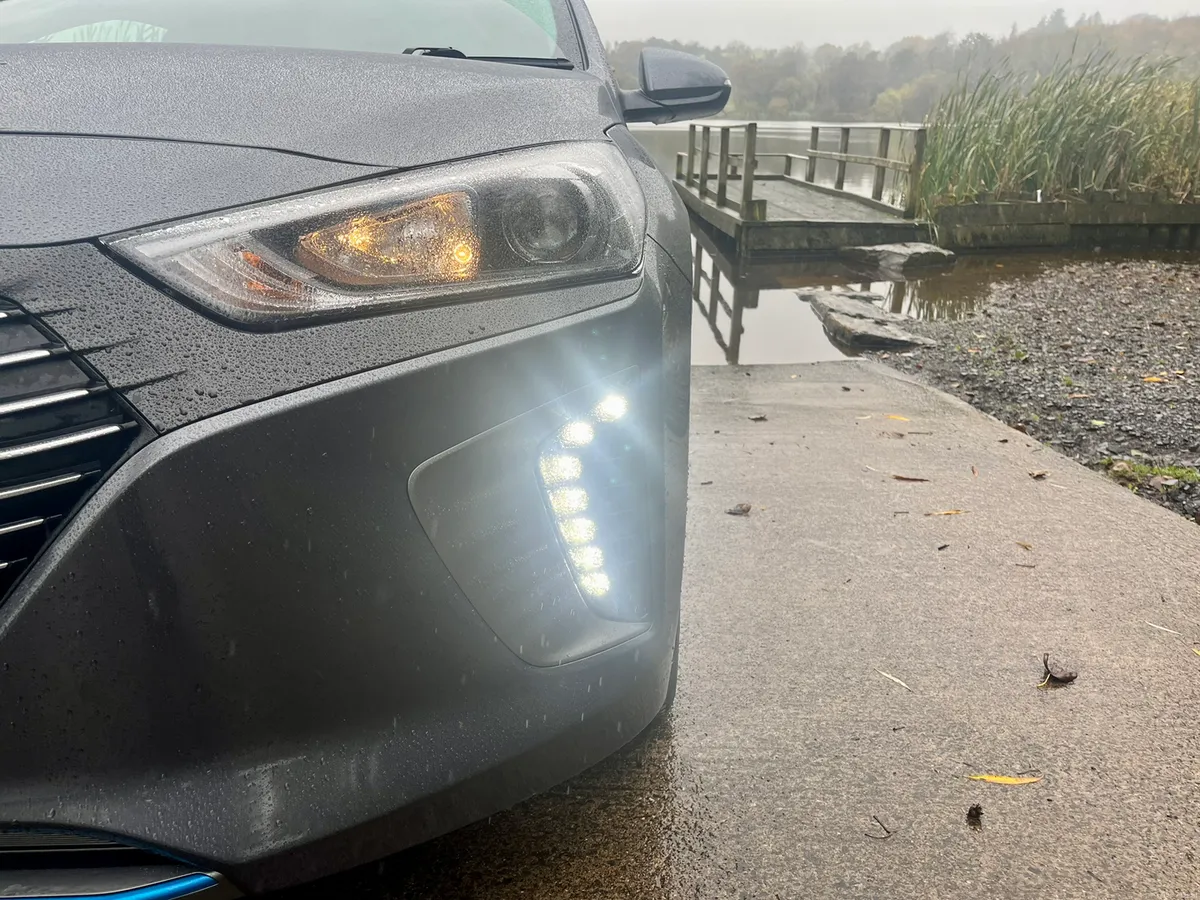 Hybrid Hyundai ioniq - Image 5