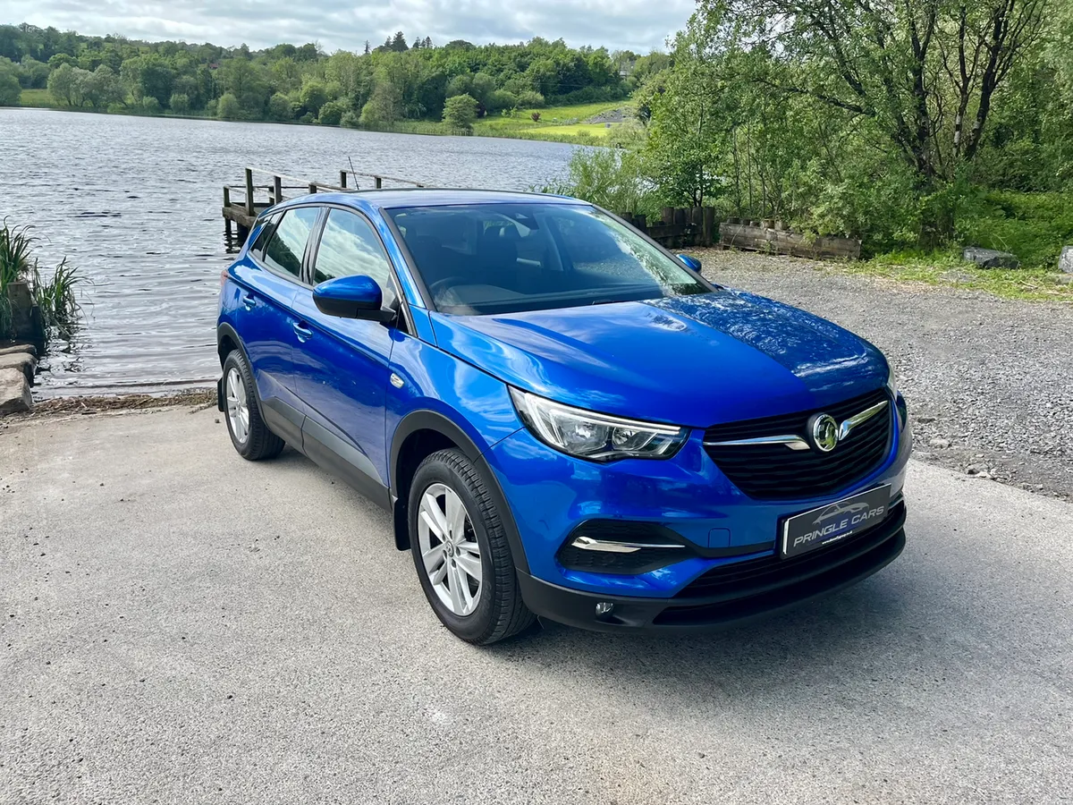 Showroom condition Opel grand land x automatic - Image 1