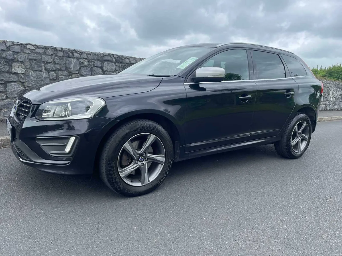 Volvo XC60 R-Design Luxury - Image 2