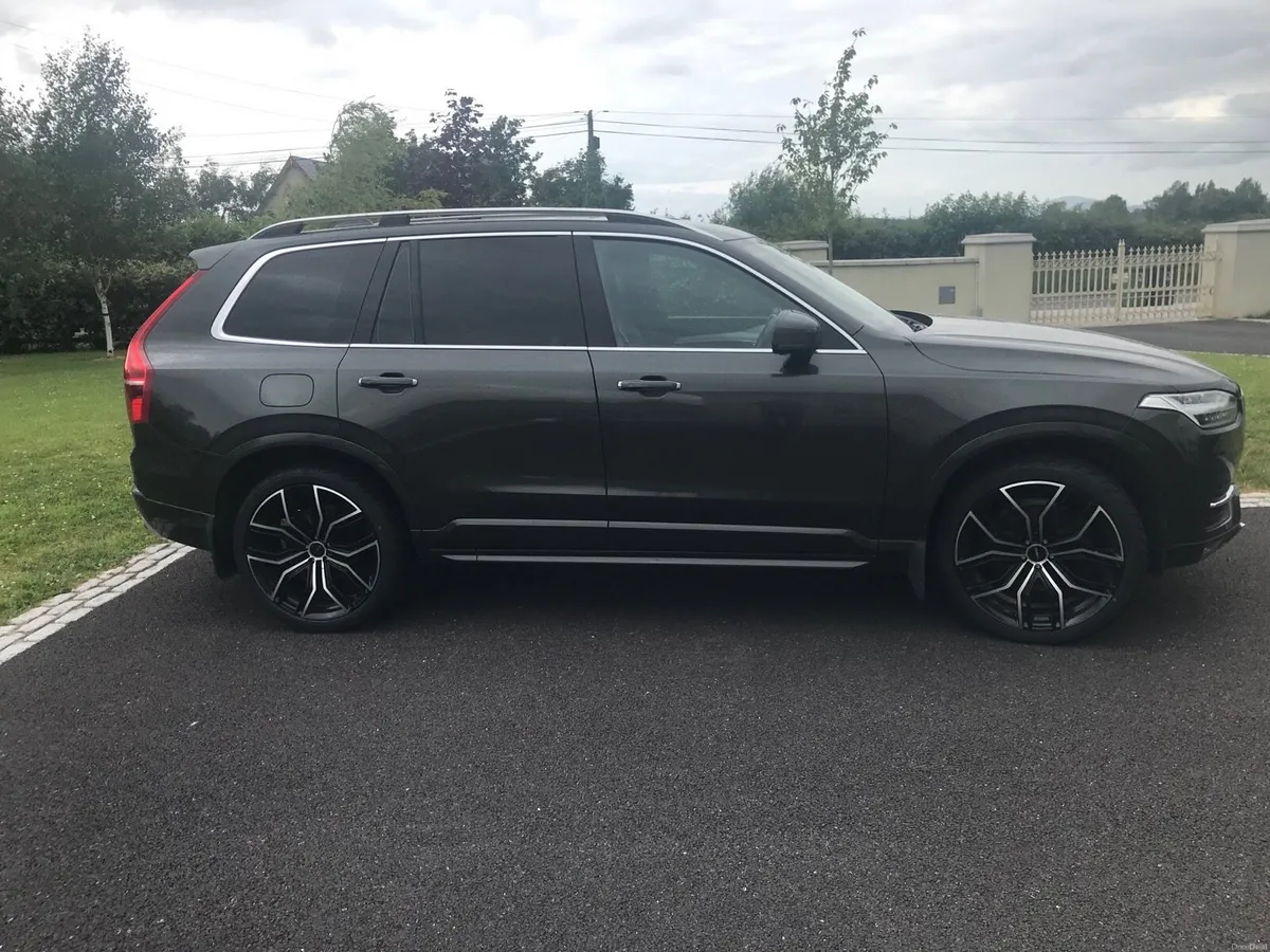 Volvo XC90 Momentum Pro huge spec - Image 2