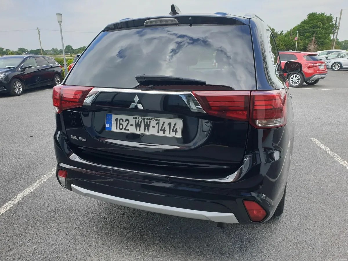 Mitsubishi Outlander GX3+ PHEV 200BHP - Image 5