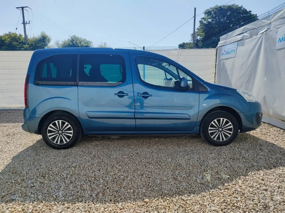 Wheelchair Car - Image 5