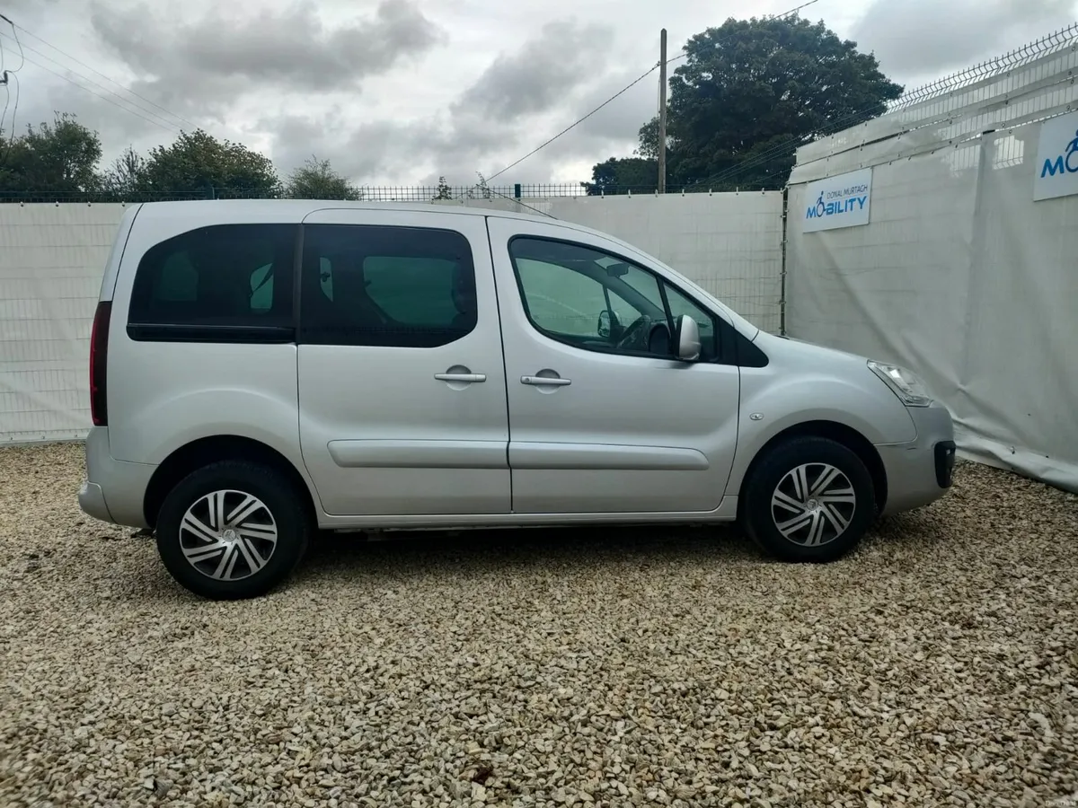 Wheelchair Car - Image 6