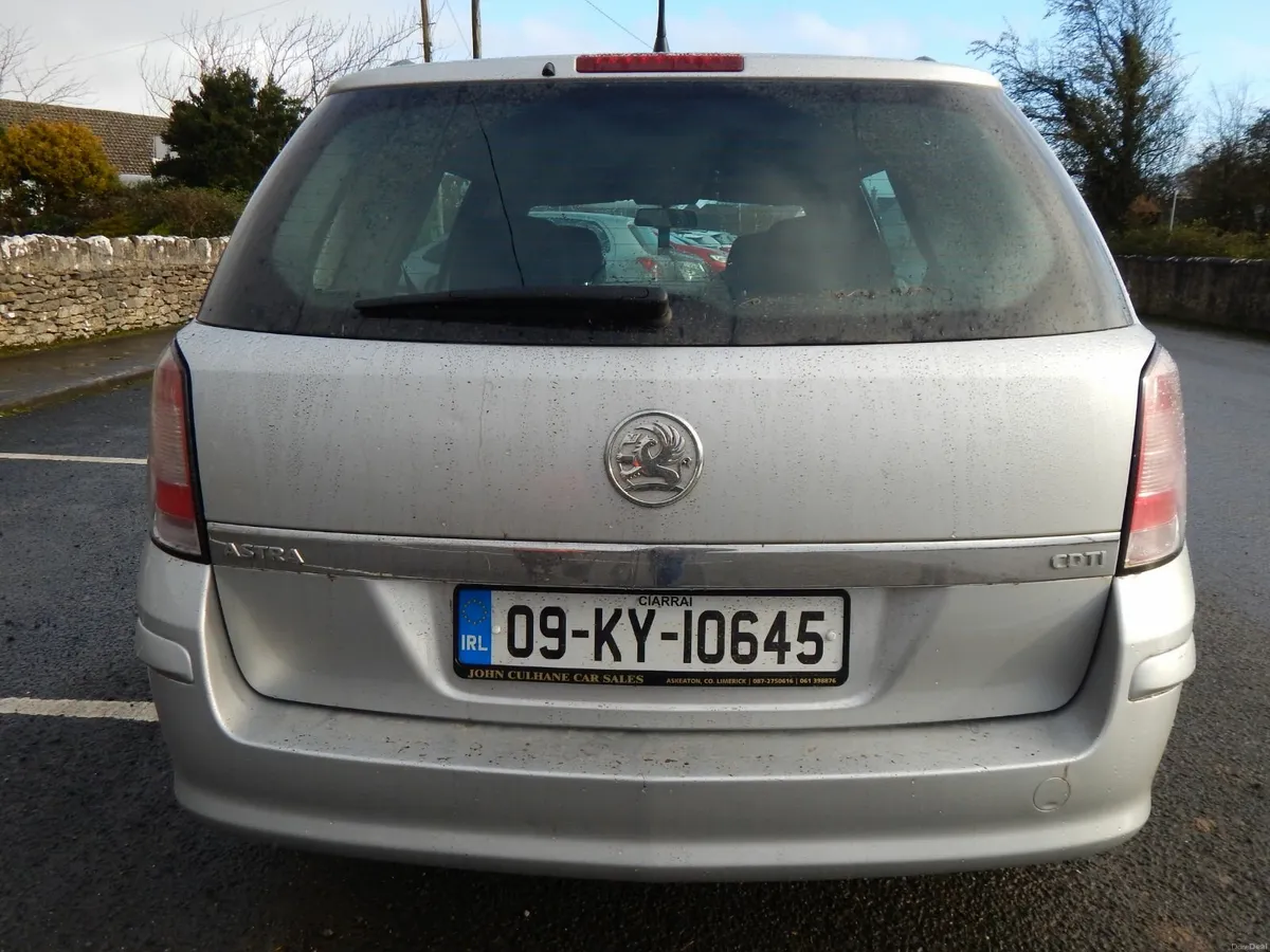 2009 Vauxhall Astra Estate 1.3d NCT 08/26 low kms - Image 6