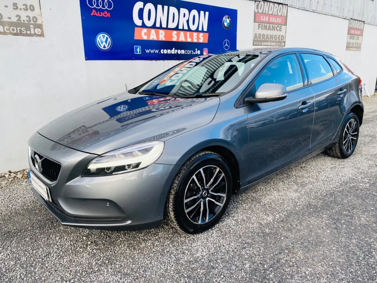 2019 (192)VOLVO V40 2.0 D2 MOMENTUM EDITION 120BHP - Image 1