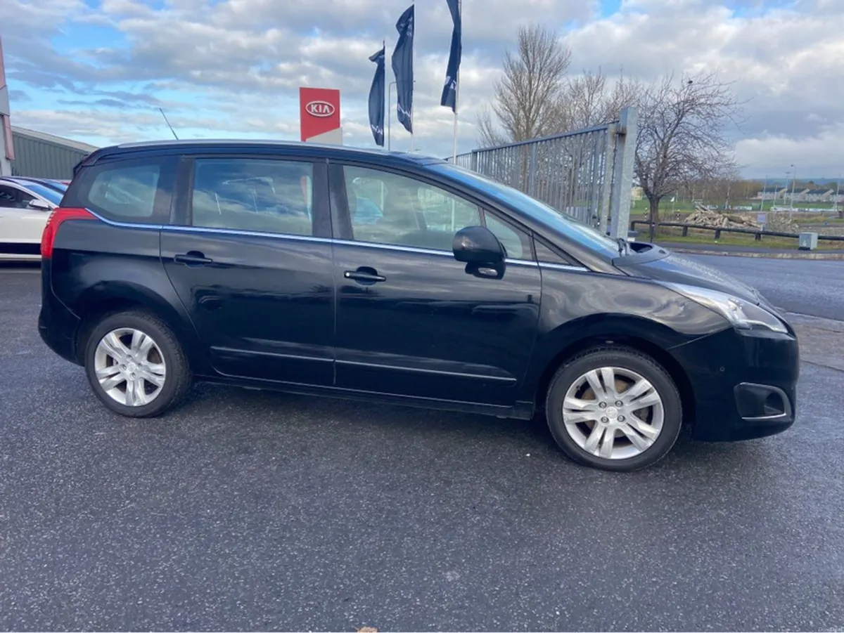 Peugeot 5008 Active 1.6 Blue HDI 120 4 4DR - Image 5