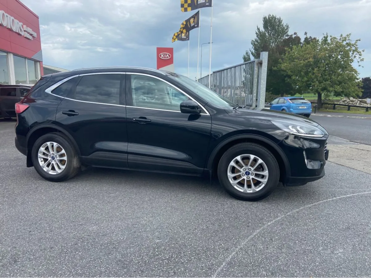 Ford Kuga Titanium 5DR 1.5 TD 120 S6.2 M6 F - Image 5