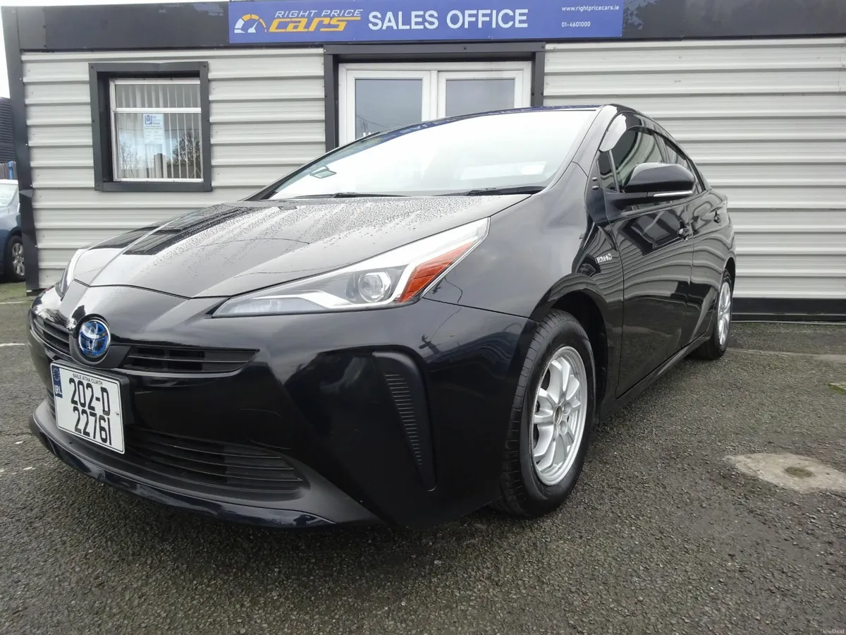 TOYOTA PRIUS AUTOMATIC HYBRID LIKE NEW - Image 3