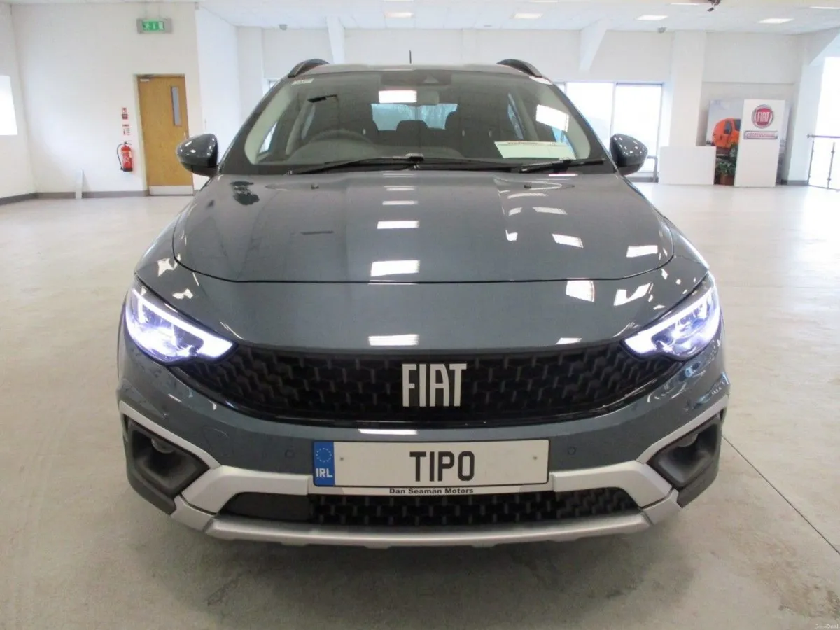 Fiat Tipo CROSS 1.5 HYBRID AUTO-NEW 252 OFFERS - Image 3