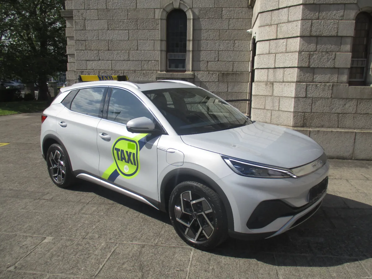 2025 BYD ATTO 3 COMFORT 60 KW / TAXI GRANT - Image 1