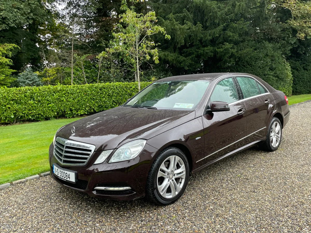 Mercedes Benz E200 CDI Automatic Avantgarde 2011 - Image 4
