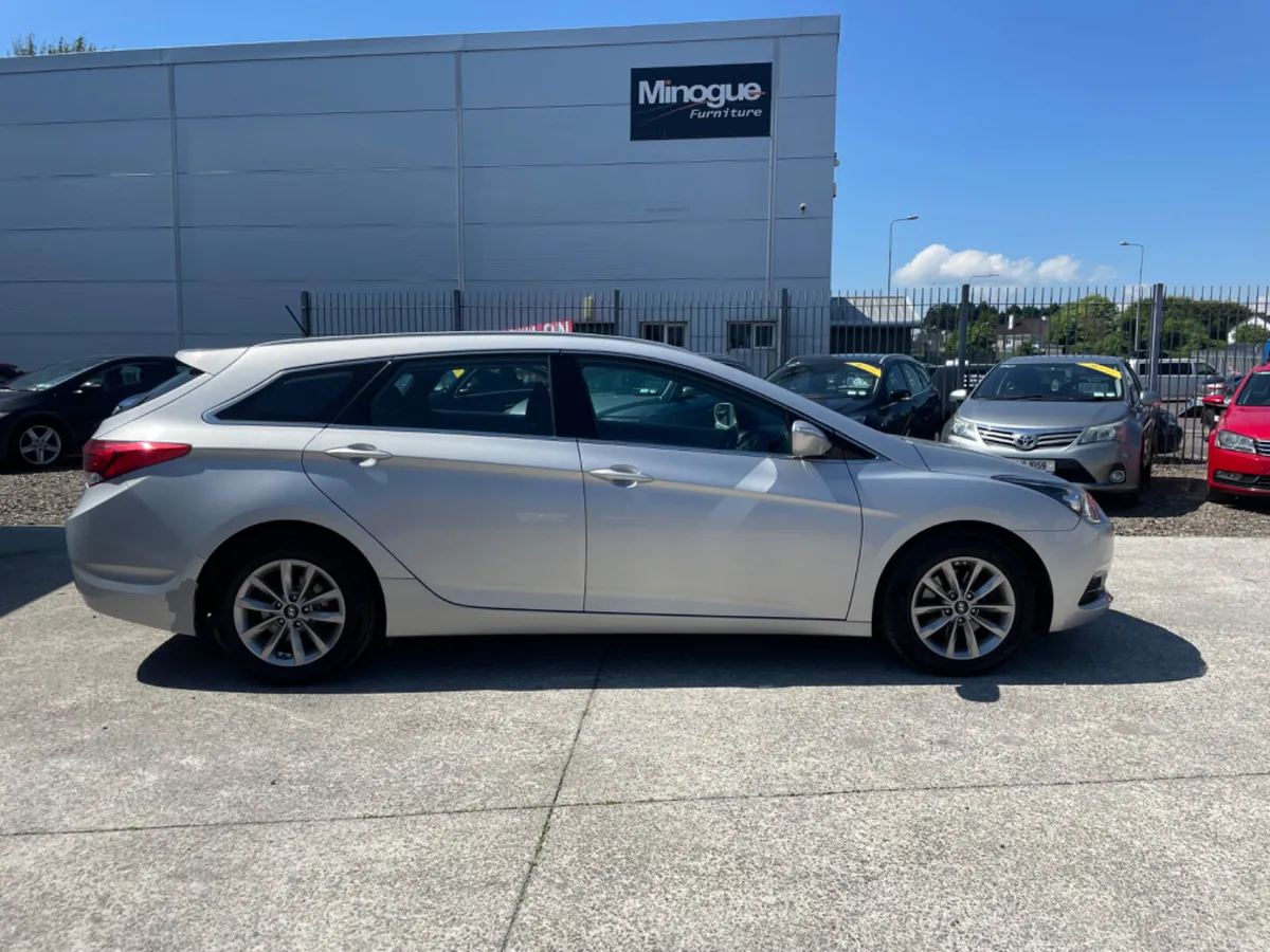 Hyundai i40 Estate - Finance Available - May PX - Image 2