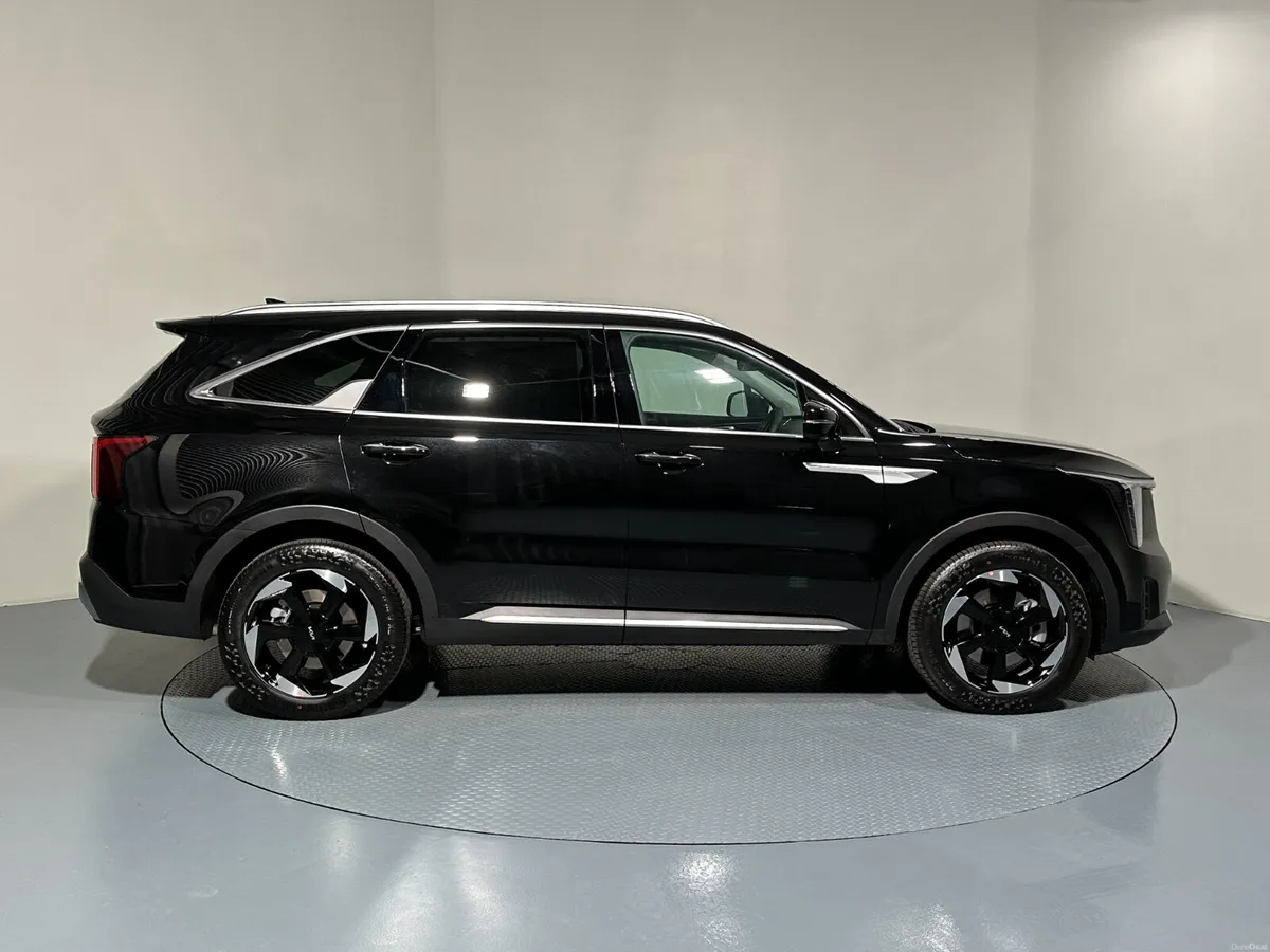 PHEV Black Sorento 7 Seater - Image 5