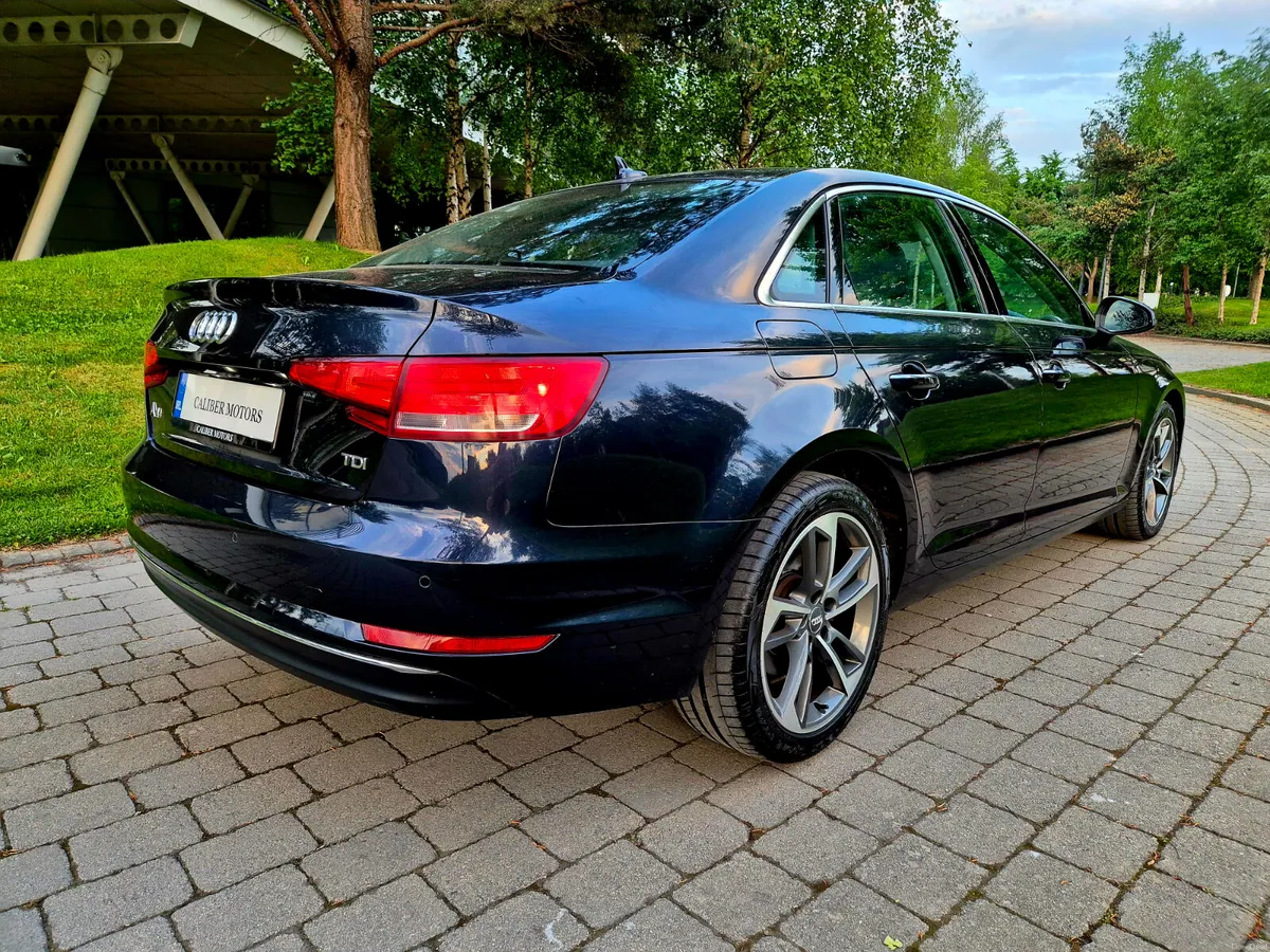 172 AUDI A4 2.0Tdi S-TRON SLINE LEATHER - Image 3