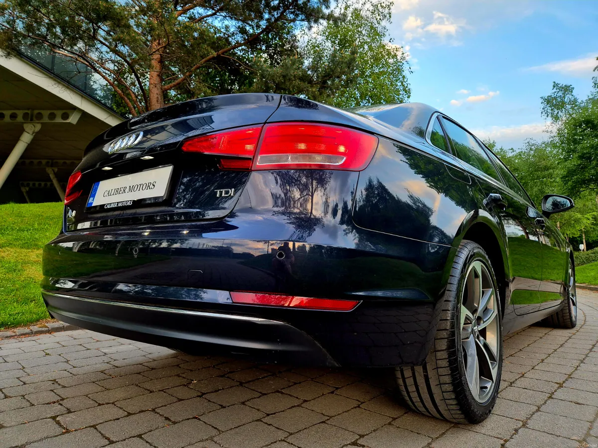 172 AUDI A4 2.0Tdi S-TRON SLINE LEATHER - Image 4