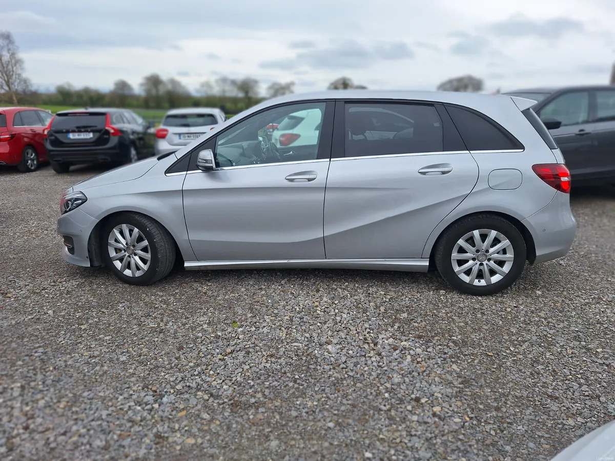 MERCEDES B180 AUTO WITH LEATHER - Image 5
