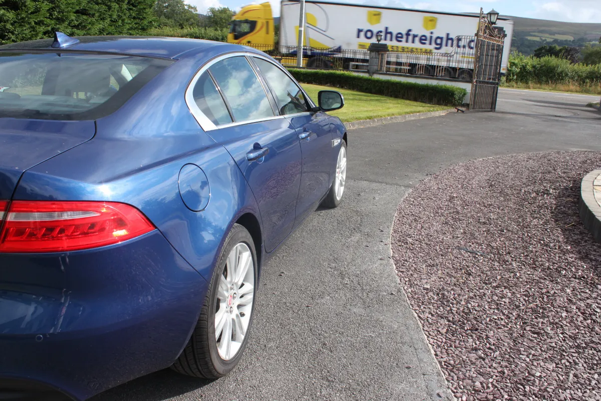 JAGUAR 2.0L XE PRESTIGE AUTO, 2015 (R/C Engine) - Image 3