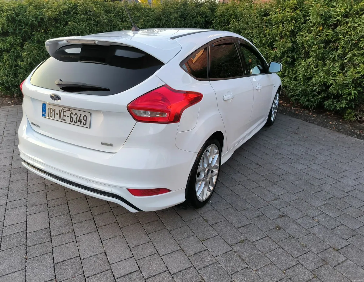 Ford Focus 1.0 St line Ecoboost 140PS ⭐⭐52000mls⭐⭐ - Image 3