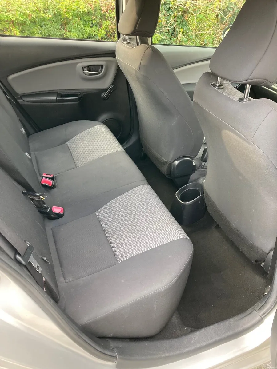 Toyota Yaris. 5 dr LUNA……LOW MILES…. - Image 6