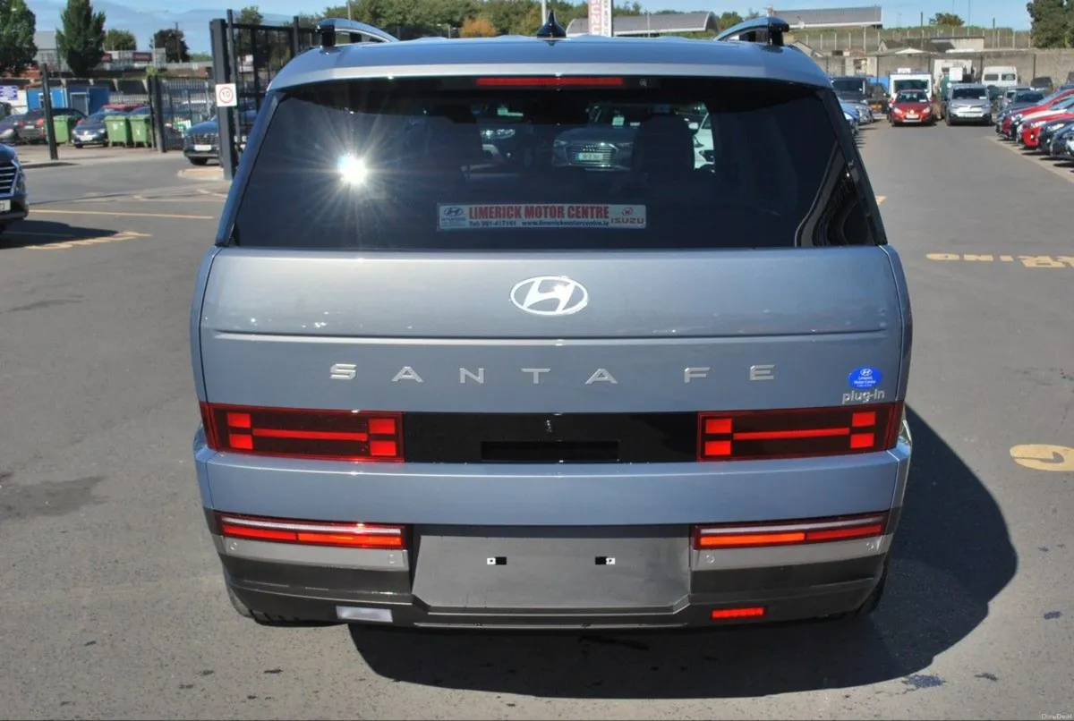 Hyundai Santa Fe Premium Phev - Image 4