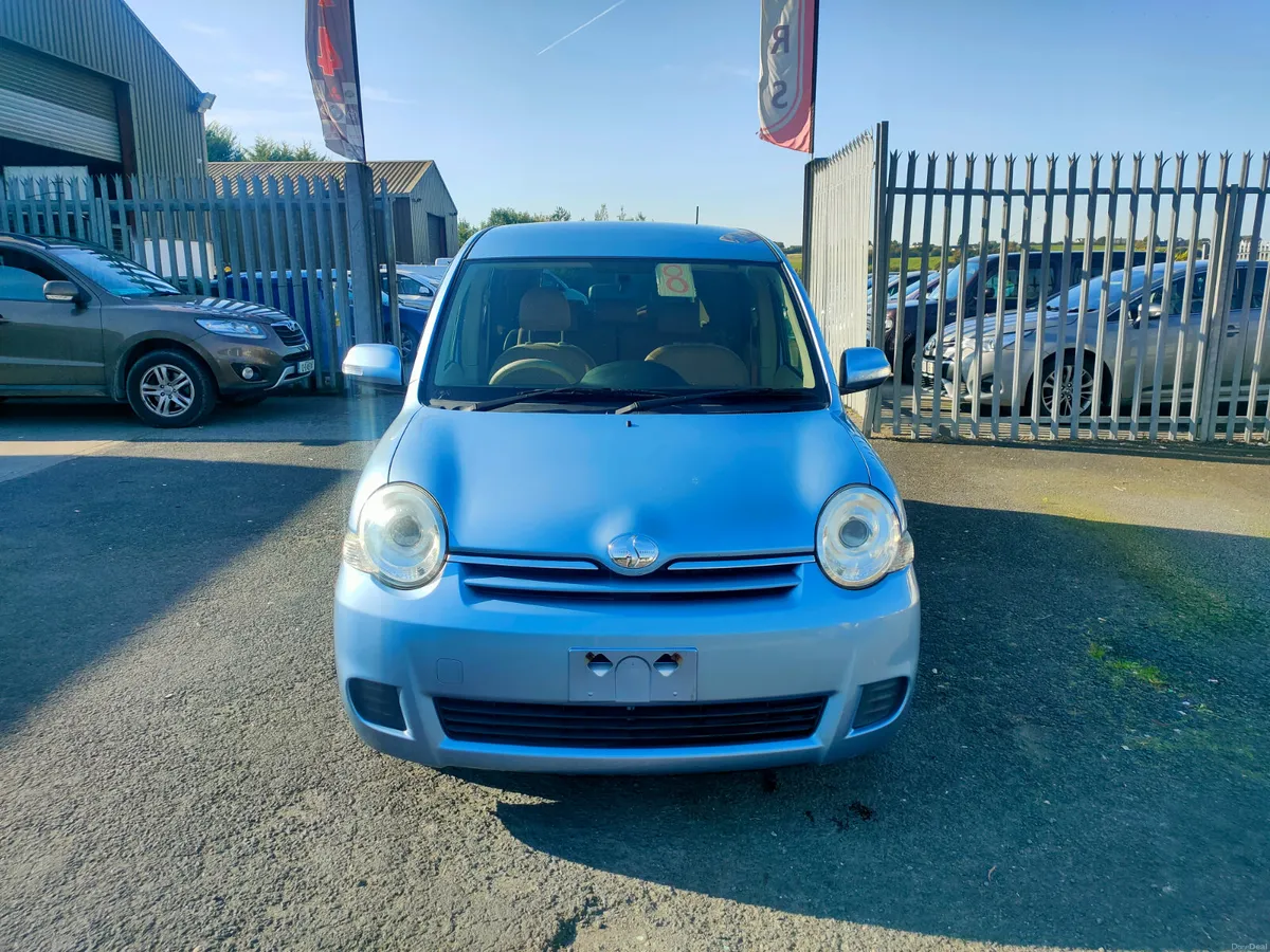 2013 toyota sienta  automatic 7 seater - Image 2