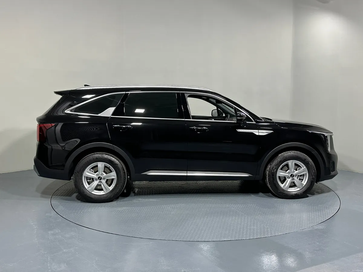 Kia Sorento Commercial 261 (2026) - Image 5