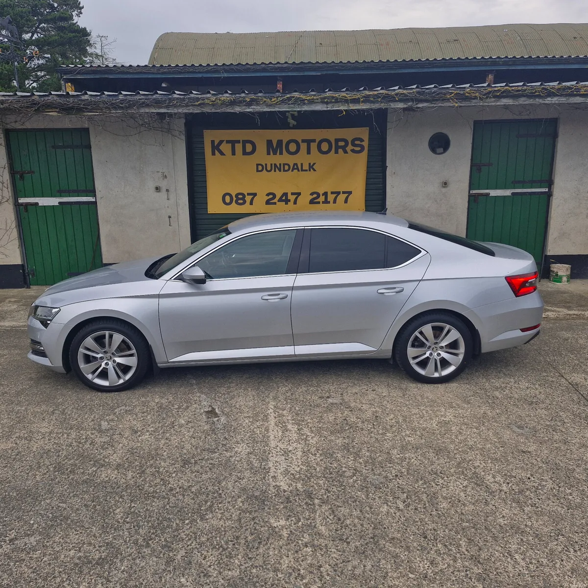 Skoda Superb 2022 1.4 petrol hybrid plug in - Image 4