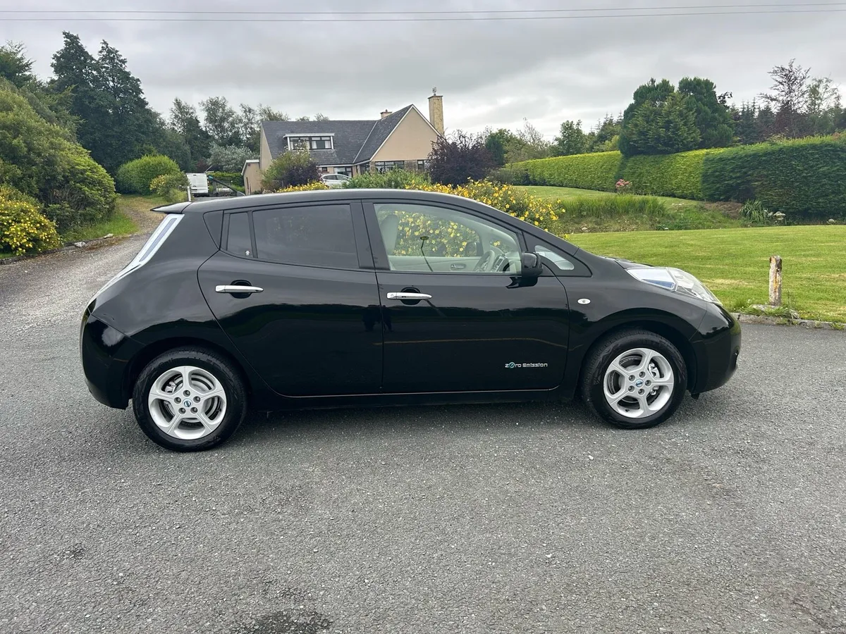 NISSAN LEAF 2012 *NCT 5/26* - Image 2