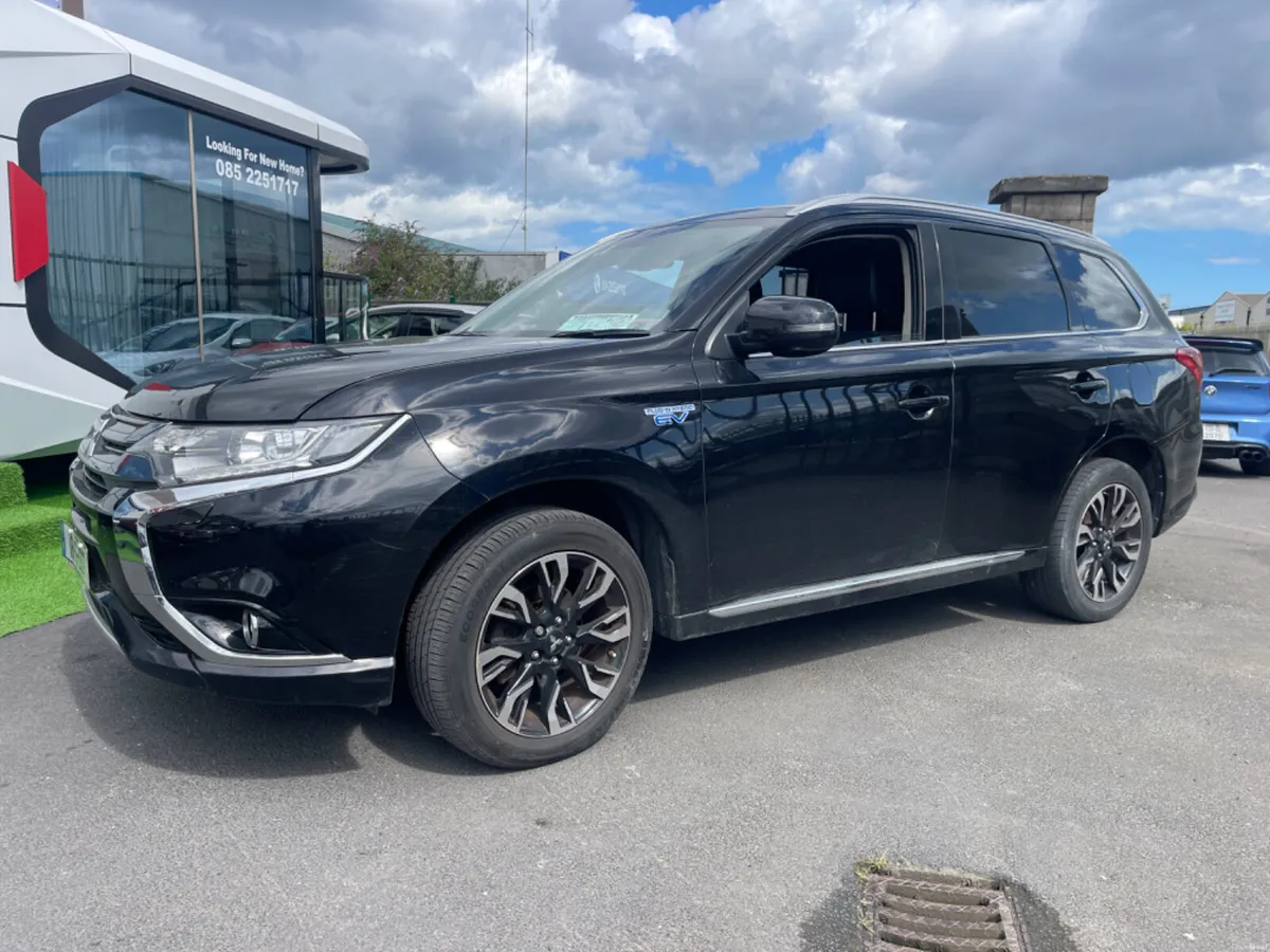 Mitsubishi Outlander 2018 - Image 1