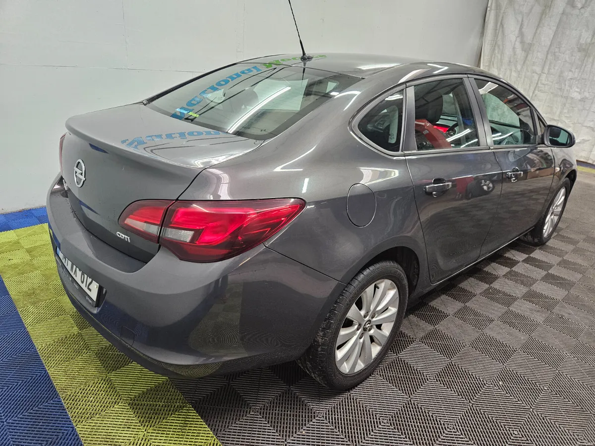 2014 Opel Astra SC 1.7 CDTI 16V 110PS - Image 4