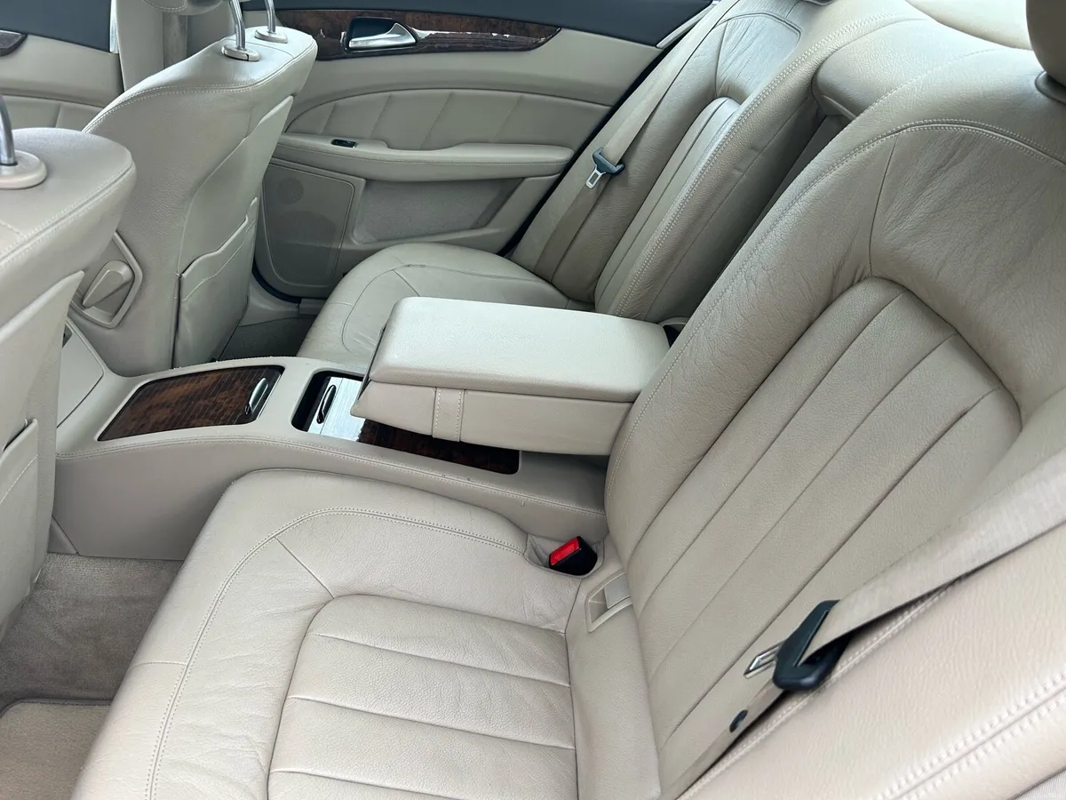 Mercedes - Image 6