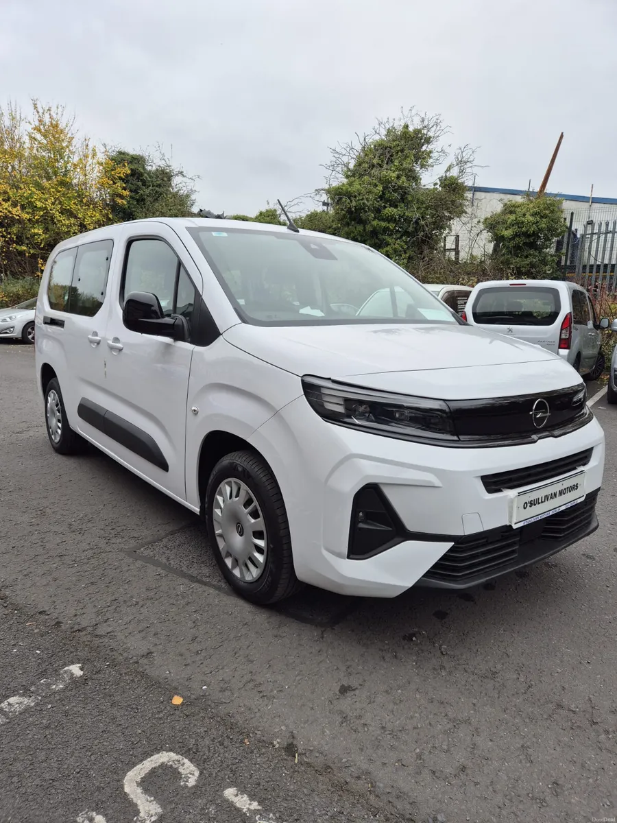 Opel Combo/2025/Auto/Wheelchair Access/Taxi Spec - Image 3